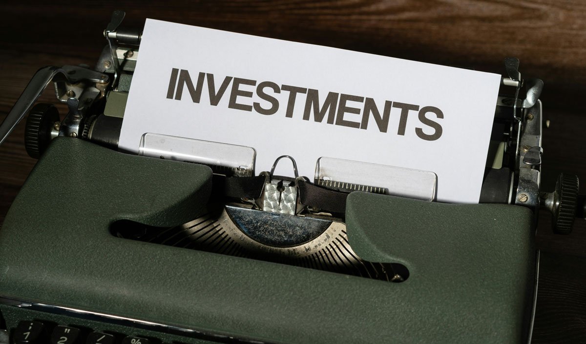 Real Estate vs. Mutual Funds: Where Should Middle-Class Indians Invest?